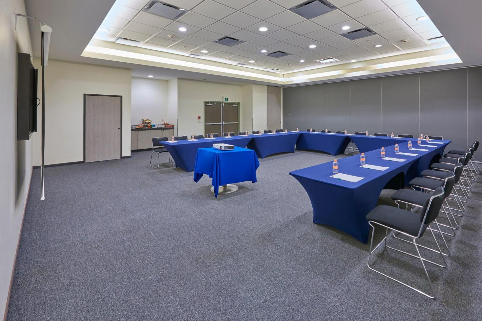 Express Junior By Marriott Finsa Hotel